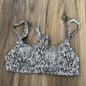 Xhilaration swim top awesome beauty size D/DD